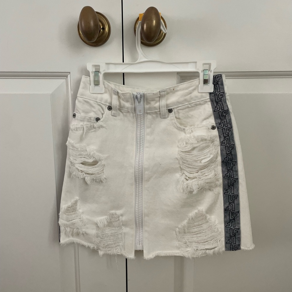 LF skirt